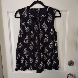 Lucky Brand Black and White Tassel Floral Blouse Size Medium